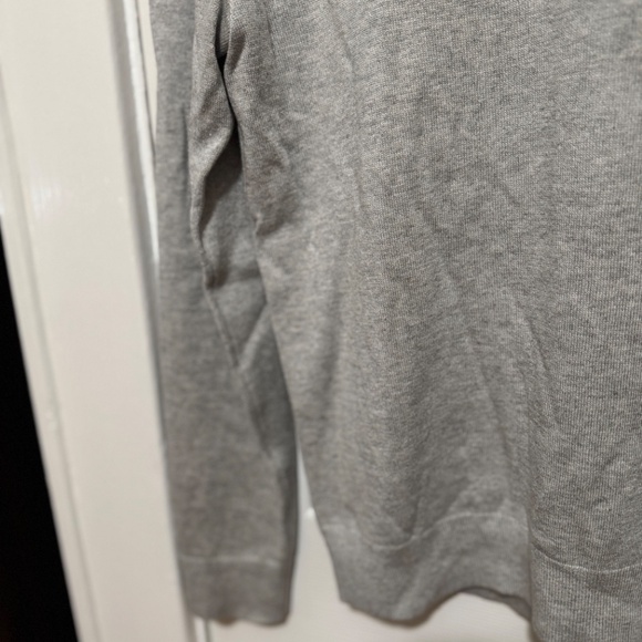 Men’s Gray Crewneck Sweater (Small) - Premium Luxe Yarn | Banana Republic - Picture 7 of 10